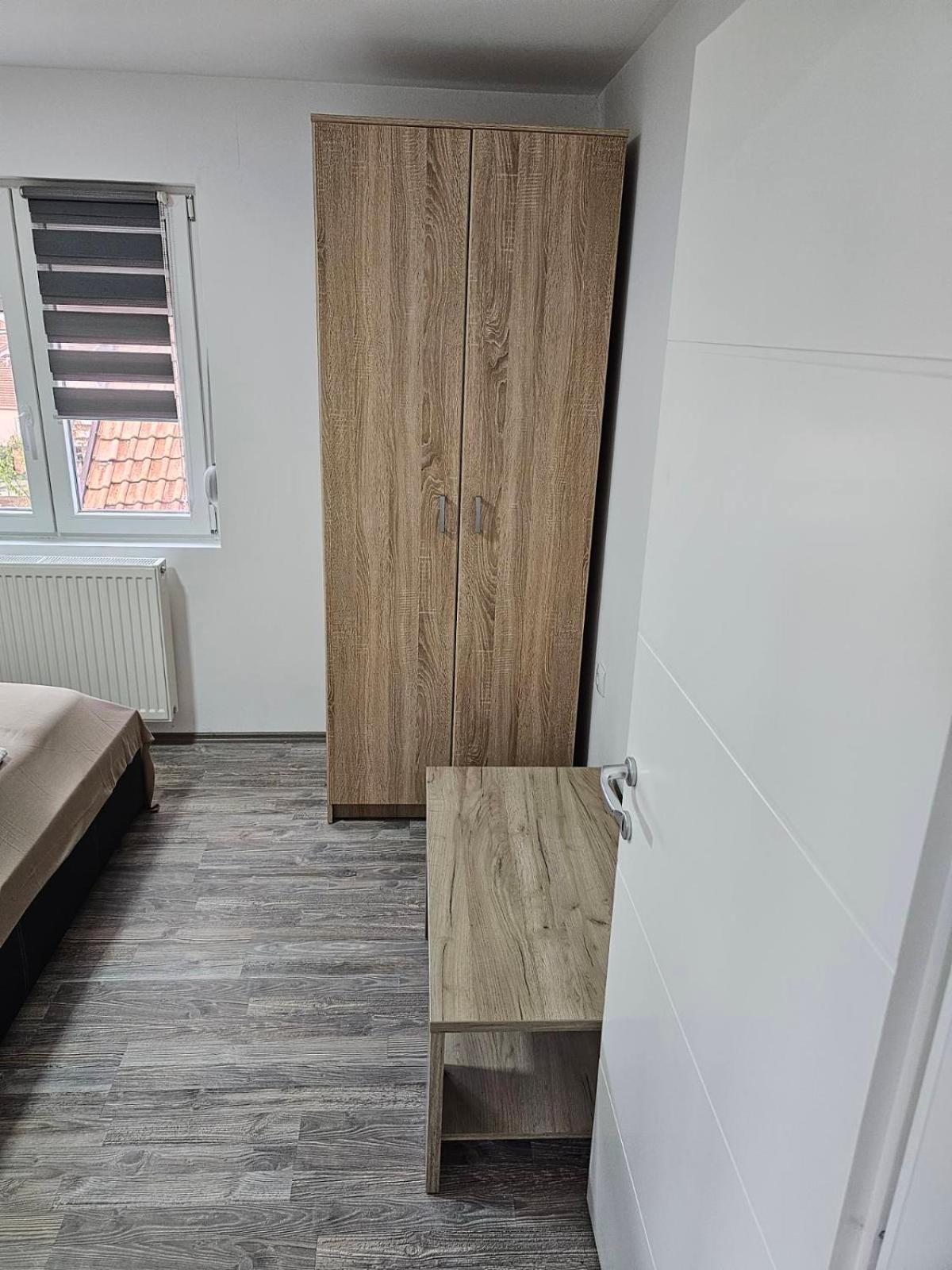 Akvarius Ni Exterior foto
