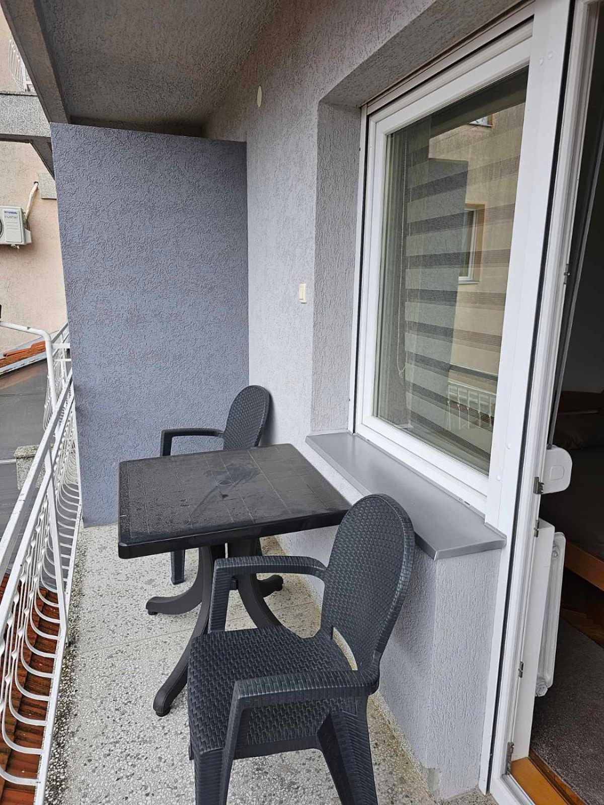 Akvarius Ni Exterior foto