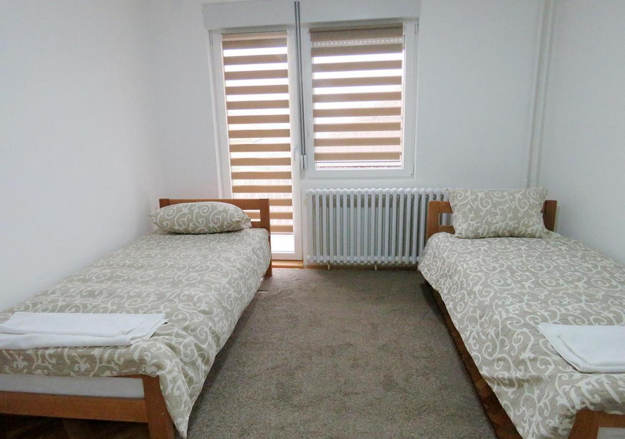 Akvarius Ni Exterior foto